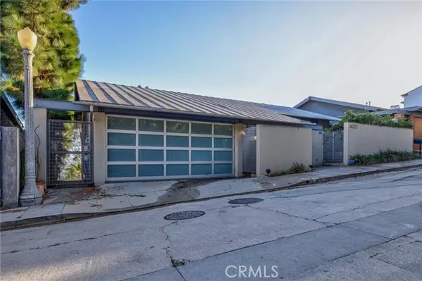 Los Angeles, CA 90027,4022 Braeburn Way