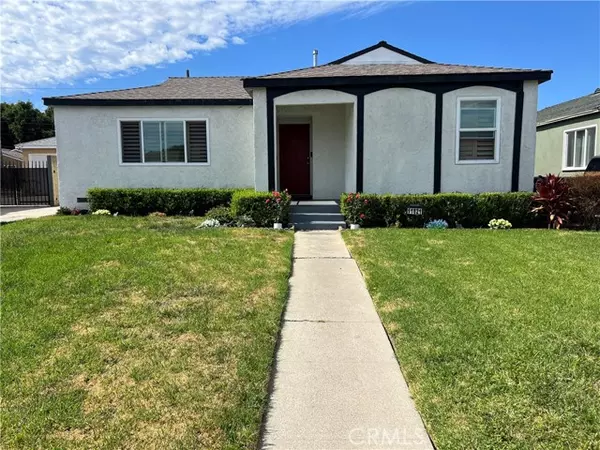 11821 Menlo, Los Angeles, CA 90044