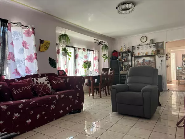 Compton, CA 90221,1010 E Stockton