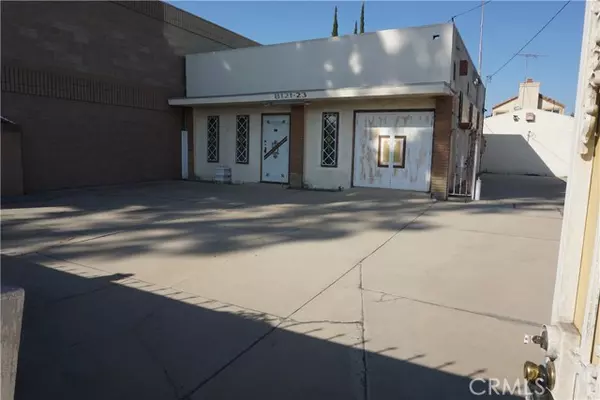 Paramount, CA 90723,8121 Rosecrans