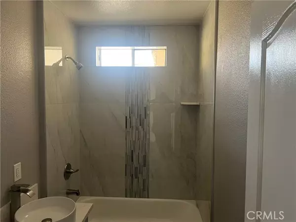 Wilmington (los Angeles), CA 90744,1116 McDonald Avenue