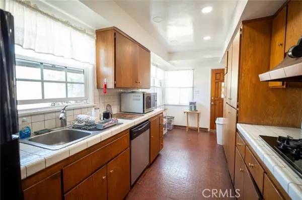 Downey, CA 90241,10340 Clancey