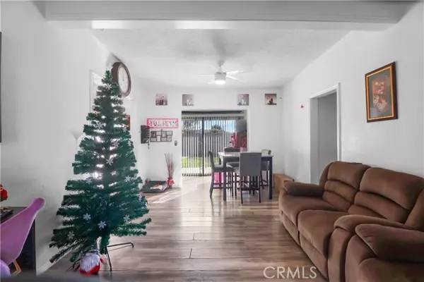 Compton, CA 90220,1718 W 166th St