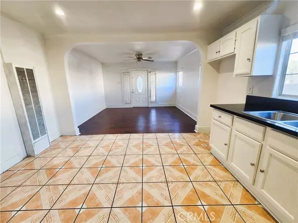 Los Angeles, CA 90044,1210 W Manchester Ave