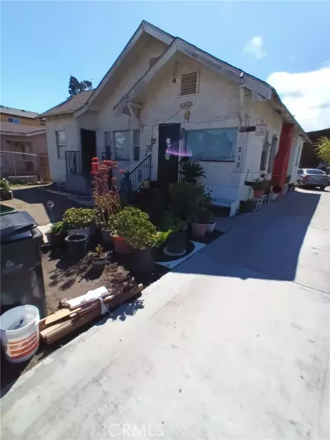 Los Angeles, CA 90003,210 85th place