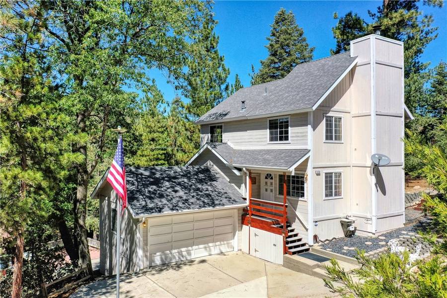 938 Sandalwood Drive, Lake Arrowhead, CA 92352