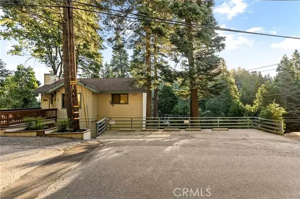 Lake Arrowhead, CA 92352,707 Virginia Court