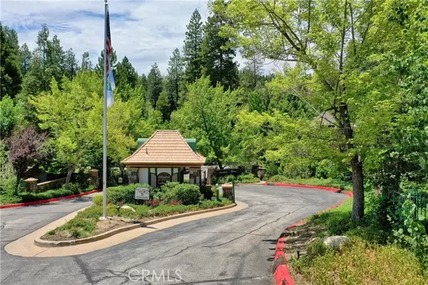 Lake Arrowhead, CA 92352,27513 Meadow Bay Drive