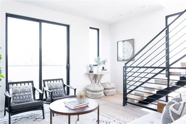 11308 Victory Boulevard, North Hollywood (los Angeles), CA 91606