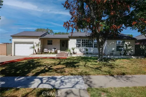 11131 Saratoga Drive, Los Alamitos, CA 90720