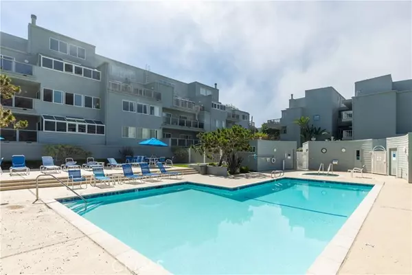 Redondo Beach, CA 90277,250 The Village #108