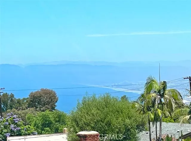 Rancho Palos Verdes, CA 90275,26915 Grayslake Road