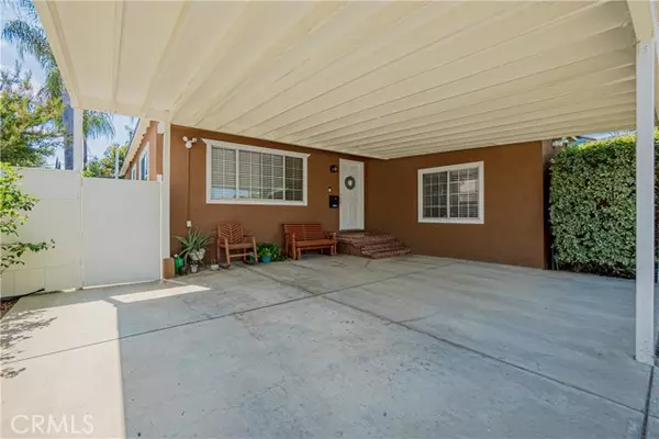 Reseda (los Angeles), CA 91335,6841 Topeka Drive