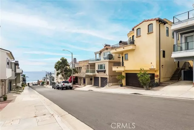 221 21st Street, Manhattan Beach, CA 90266