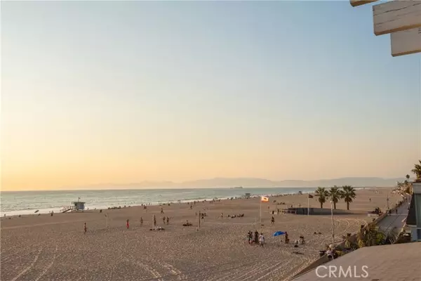 Hermosa Beach, CA 90254,2014 The Strand