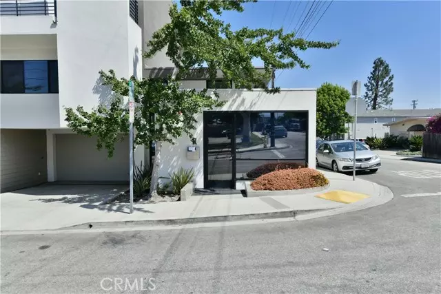 Manhattan Beach, CA 90266,627 Aviation Way