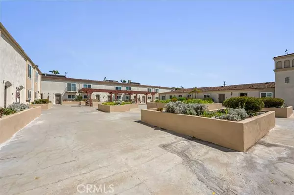 Redondo Beach, CA 90277,120 S Francisca Avenue #11