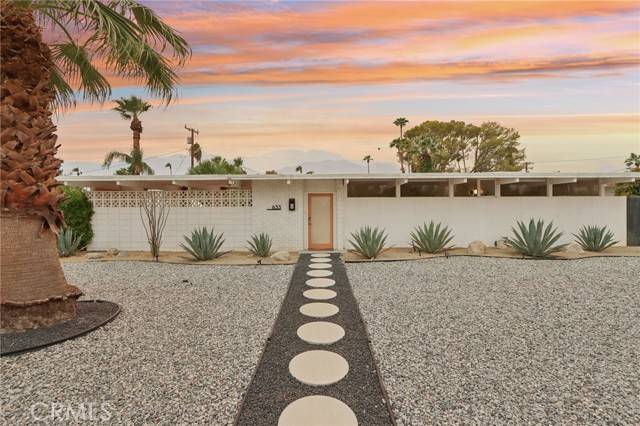 633 South Canon Drive, Palm Springs, CA 92264