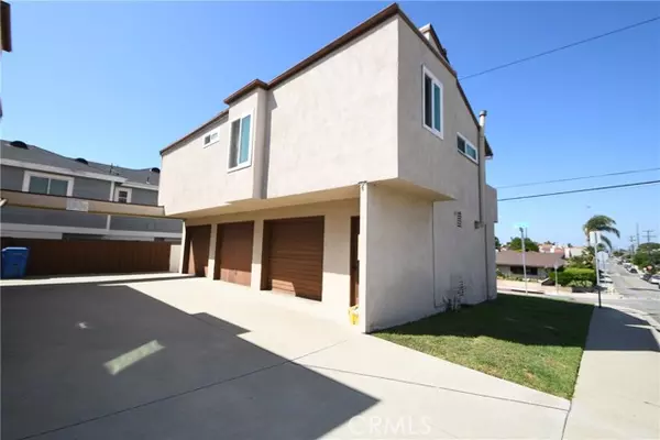 Redondo Beach, CA 90278,2222 Harriman Lane #1