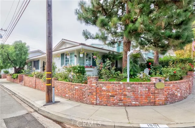 Manhattan Beach, CA 90266,1901 Laurel Avenue