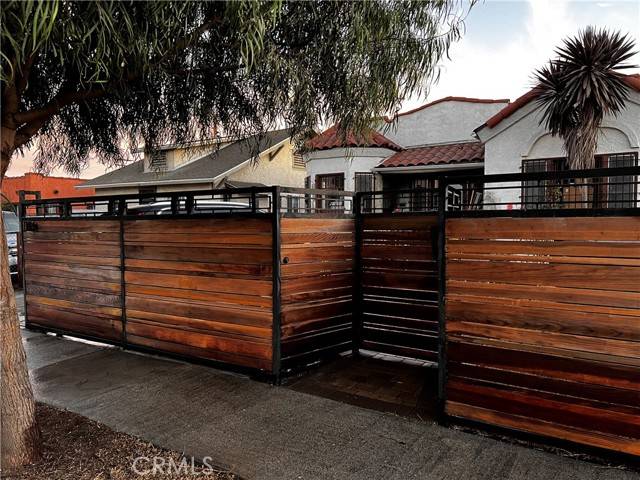 1104 89th Street, Los Angeles, CA 90044