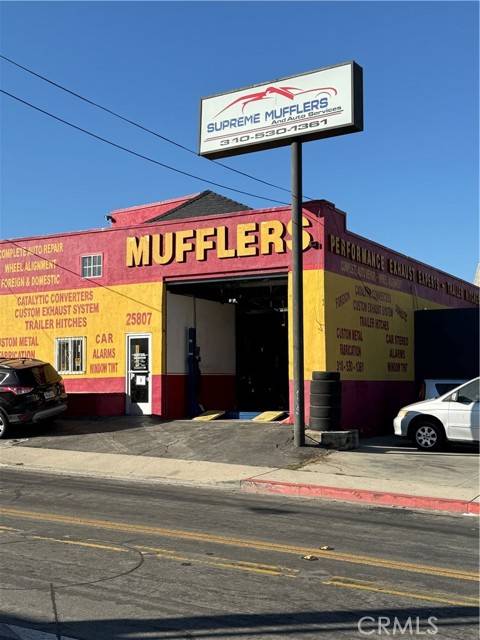 Lomita, CA 90717,25807 Walnut Street