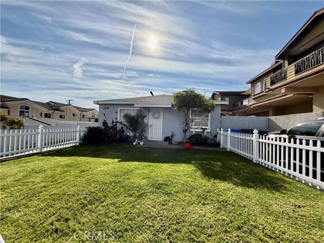 2518 Gates Avenue, Redondo Beach, CA 90278