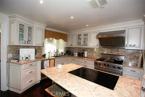 Rancho Palos Verdes, CA 90275,9 Coveview Drive