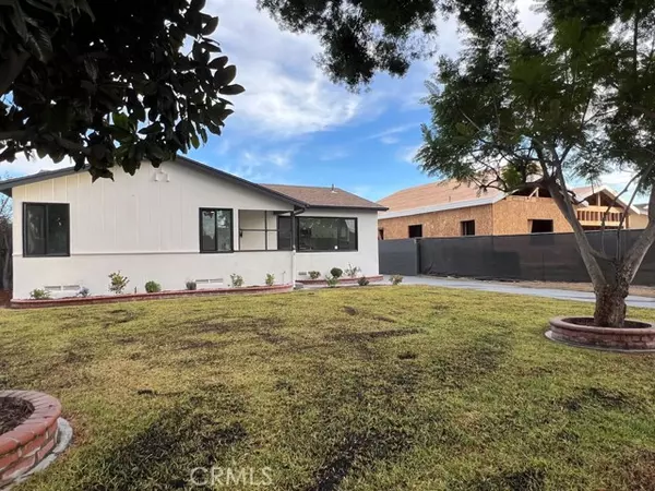 Downey, CA 90241,11832 Pomering Road