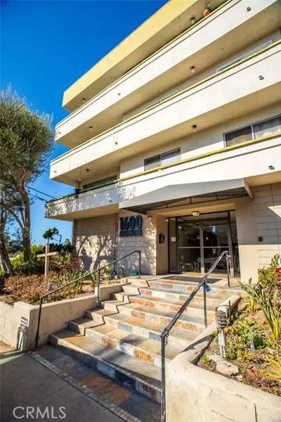 1600 Ardmore Avenue #203, Hermosa Beach, CA 90254