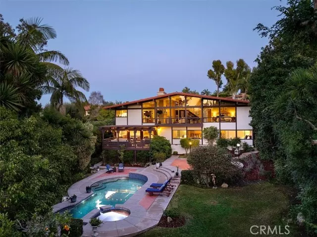 Palos Verdes Estates, CA 90274,1341 Via Gabriel