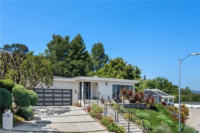 15708 Castlewoods Drive, Sherman Oaks, CA 91403