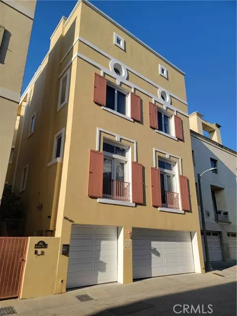 Marina Del Rey, CA 90292,142 Westwind