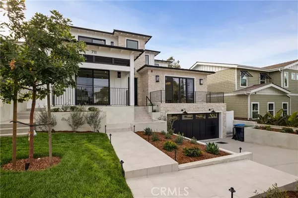 Manhattan Beach, CA 90266,711 N Dianthus Street