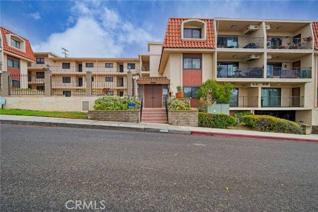 900 Cedar Street #106, El Segundo, CA 90245