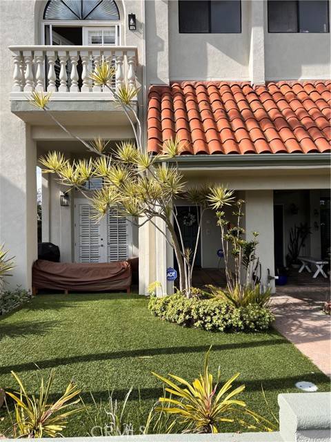 515 N Gertruda Avenue #9, Redondo Beach, CA 90277