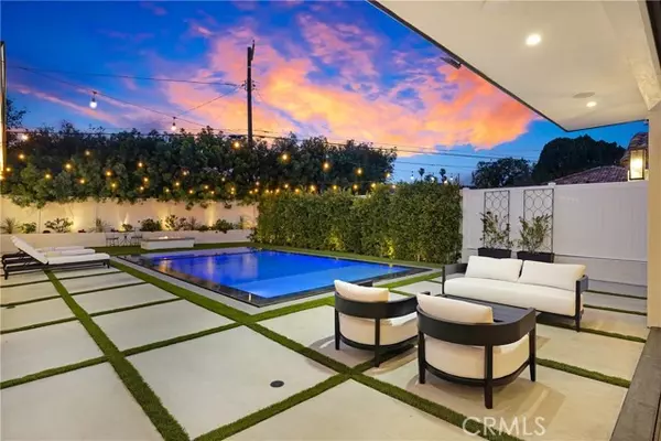 Encino (los Angeles), CA 91436,4949 Petit Avenue