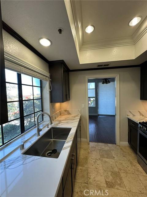 Torrance, CA 90503,2567 Plaza Del Amo #205
