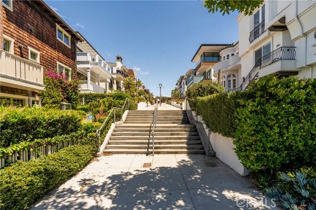 Manhattan Beach, CA 90266,300 19TH Street