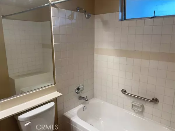 Santa Monica, CA 90404,1744 10th Street #5