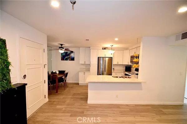 Inglewood, CA 90305,8712 Chessington Drive #255D