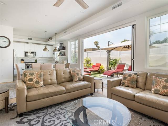 Redondo Beach, CA 90278,2317 Vanderbilt Lane #C