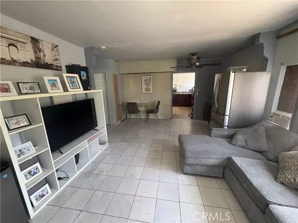 Wilmington (los Angeles), CA 90744,1610 N Fries Avenue