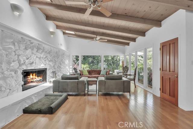 9466 Hidden Valley Place, Beverly Hills, CA 90210