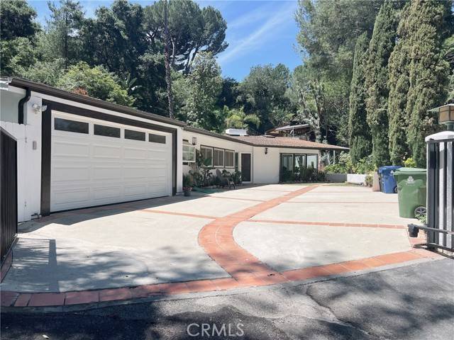 Beverly Hills, CA 90210,9466 Hidden Valley Place