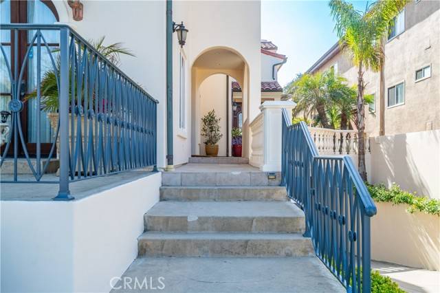 Redondo Beach, CA 90277,724 S Broadway #B