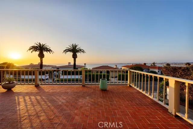 Palos Verdes Estates, CA 90274,536 Via Media
