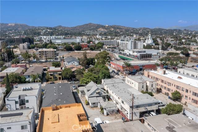 Los Angeles, CA 90038,5526 Lexington