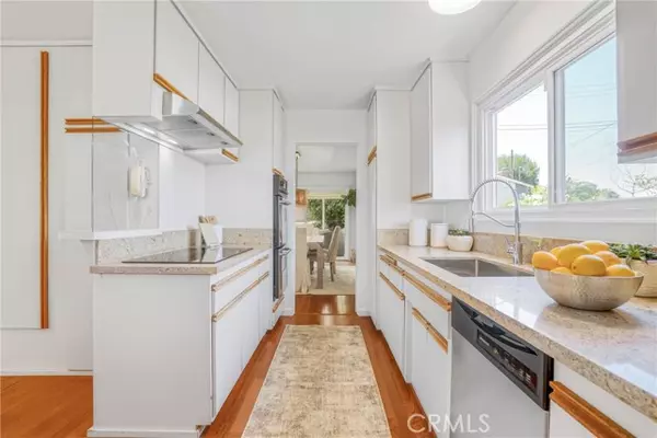 Rancho Palos Verdes, CA 90275,28231 Trailriders Drive