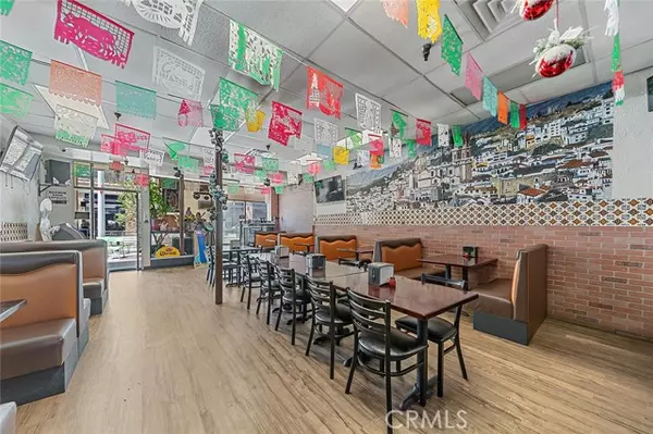 Santa Ana, CA 92701,104 E 4th St